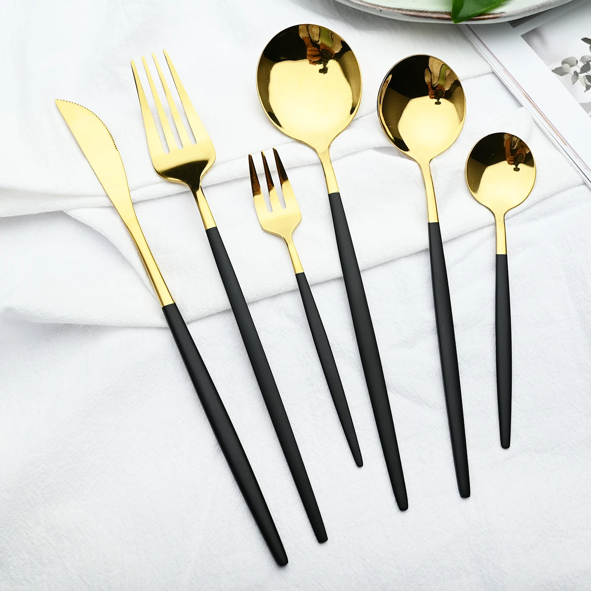 36Pcs/Set Gold Dinnerware Cutlery Set Knife Cake Fruit Fork Coffee Spoon Flatware Silverware Stainless Steel Party Tableware Set