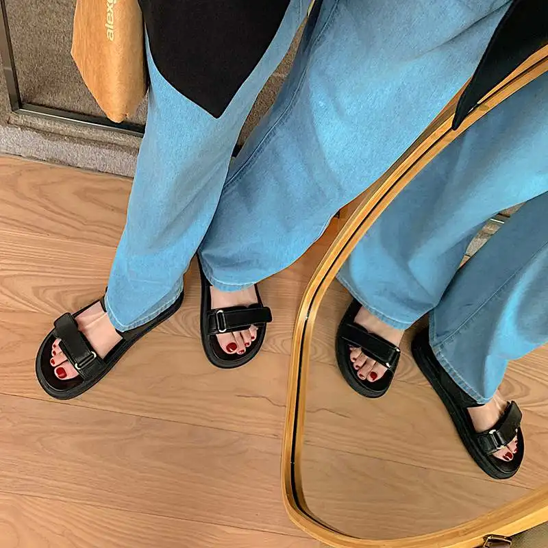 Krazing Pot skóra bydlęca wypoczynek podeszwa płaski obcas haczyk pętli Punk Rock Peep Toe letnie buty moda Superstar sandały damskie L50