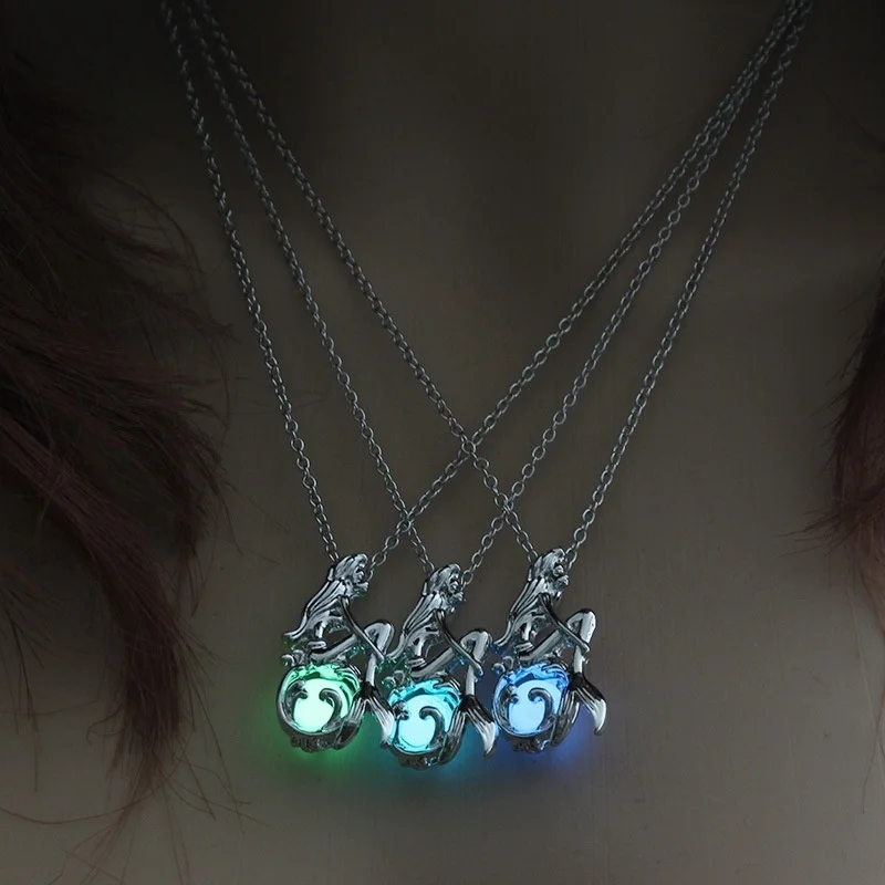 New Trendy Mermaid Shape Pendant Necklace Women\'s Necklace Fashion Metal Mermaid Luminous Stone Pendant Accessories Jewelry