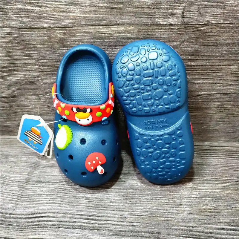 Cartone animato simpatici zoccoli sandali per bambini scarpe da foro ragazzi e ragazze pantofole per bambini antiscivolo con fondo morbido scarpe per bambini estive per ragazza