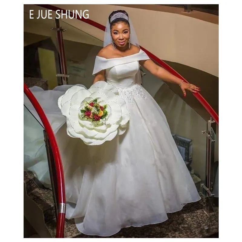 

EJUE SHUNG African Ball Gown Wedding Dresses Off Shoulder Appliques Lace Up Back Beaded Organza Bridal Gowns Vestido De Novia