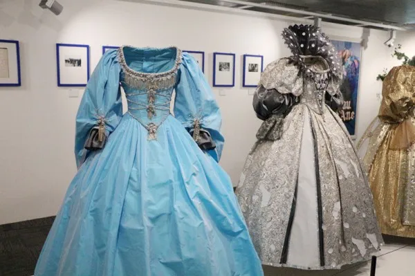 Vestido de baile de princesa de piel de burro azul, quinceañera, cuentas de satén, talla grande, 16, trajes de tintorería, 2020