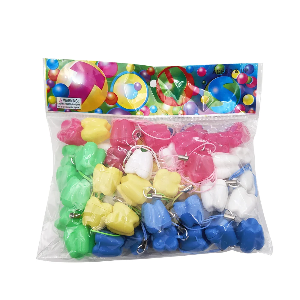 50 teile/beutel Zahn Form Mini Milch Zähne Lagerung Box Kunststoff Nette Zahn Box Mit Seil Souvenir Sparen Container Dental Geschenke für Kinder