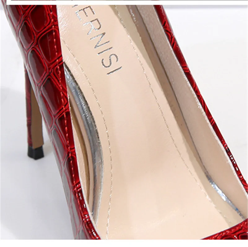 2023 Women 12cm High Heels Scarpin Serpentine Pumps Lady Pointed Toe Stiletto Heels Large Size Nightclub Prom Green Fetish Shoes