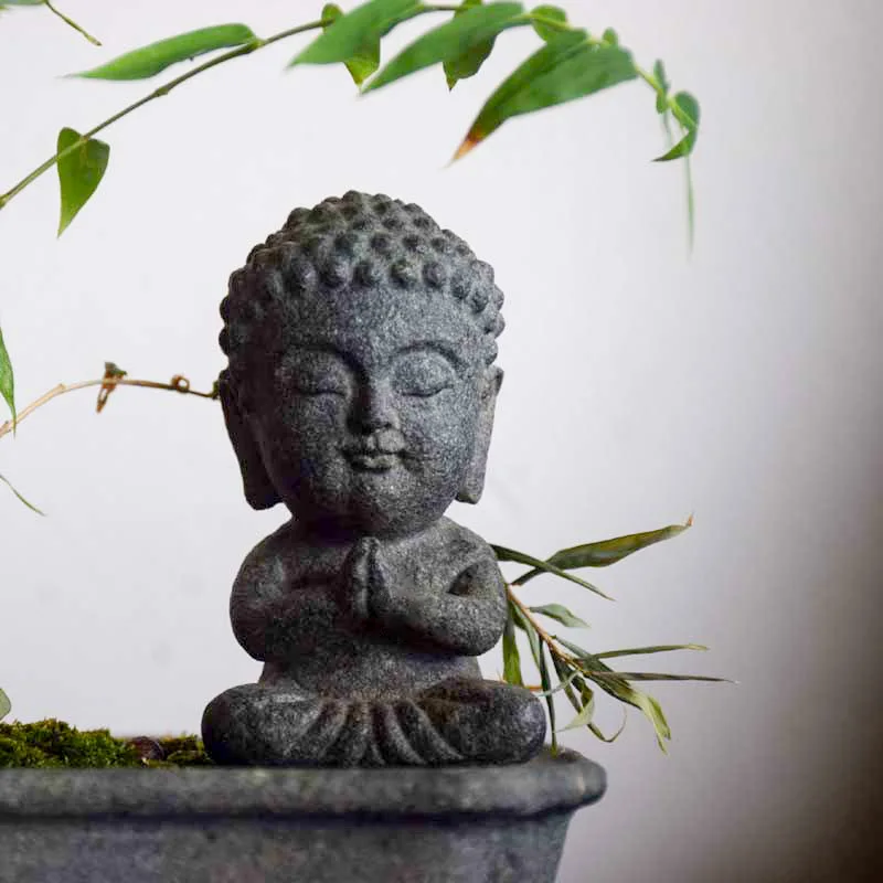 Mini Buddha-Statue aus Naturstein, handgeschnitzte Meditationsfigur, orientalische Zen-Heimdekoration, Geschenk für die spirituelle Kultur des Ostens, 8 cm – Detail 7