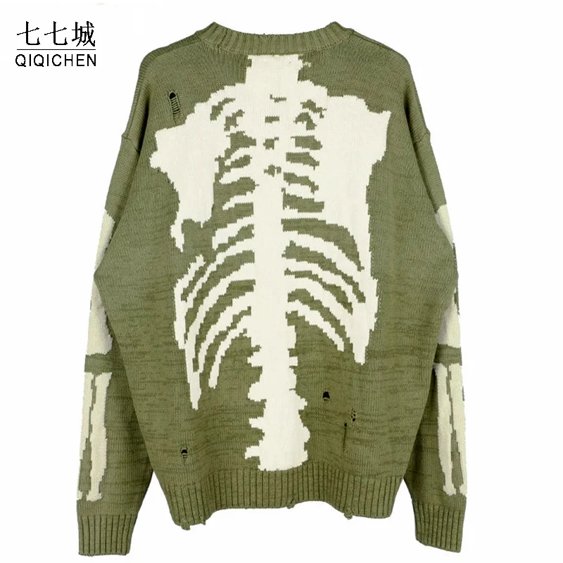 Hip Hop Hole Skulls Sweater Men kanye west Japanese Streetwear Distressed Pullovers Sweaters Men Oversized Knitted Sweater Women