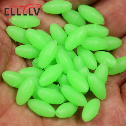 100 Uds. Cuentas de pesca luminosas de goma suave ovaladas, cuentas que se hunden brillantes para aparejos de pesca con anzuelo triple, aparejos de señuelo de pesca verde y rojo
