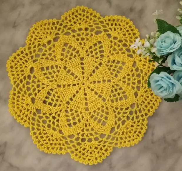 28CM Round Vintage Handmade Crochet Doilies Cotton Lace Flowers Coffee Mug Coaster Christmas Placemat Home Kitchen Dining Table