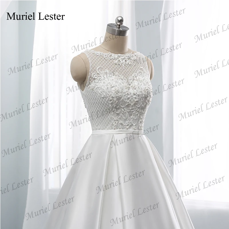 Robe de mariée trapèze en Satin moderne, personnalisée, avec des cristaux et des Appliques de perles, effet d'illusion, col rond, sans manches