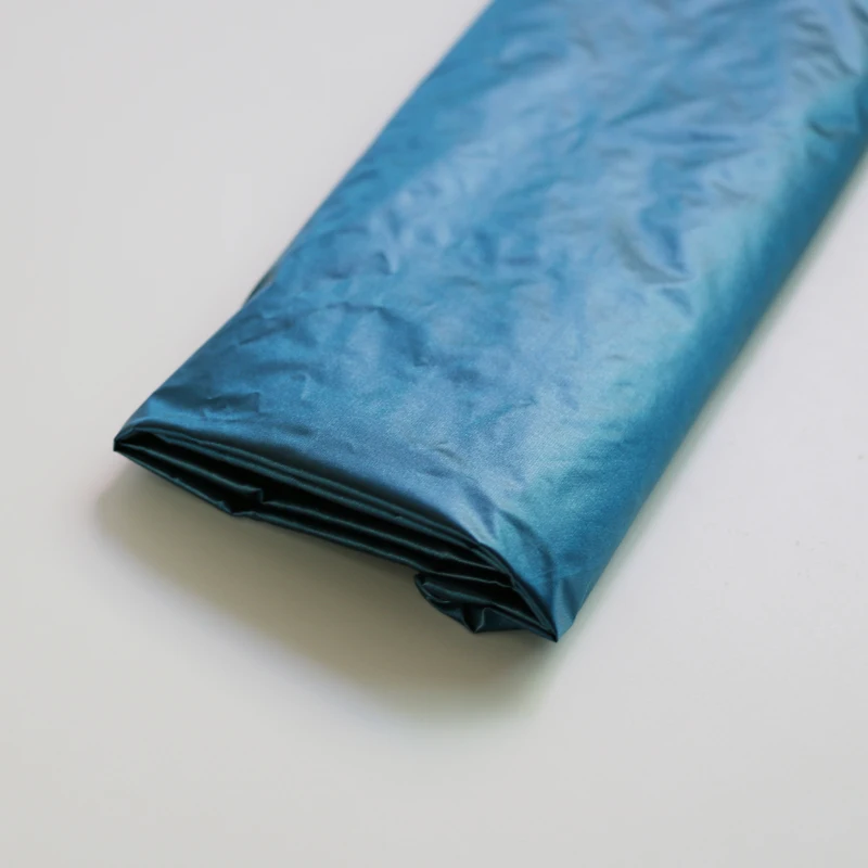 100 cm * 148 cm glänzendes, nach unten beweisendes Material, Stoffschattierung, blaue Burgunder-Nylon-Textilien, Cired – Detail 18