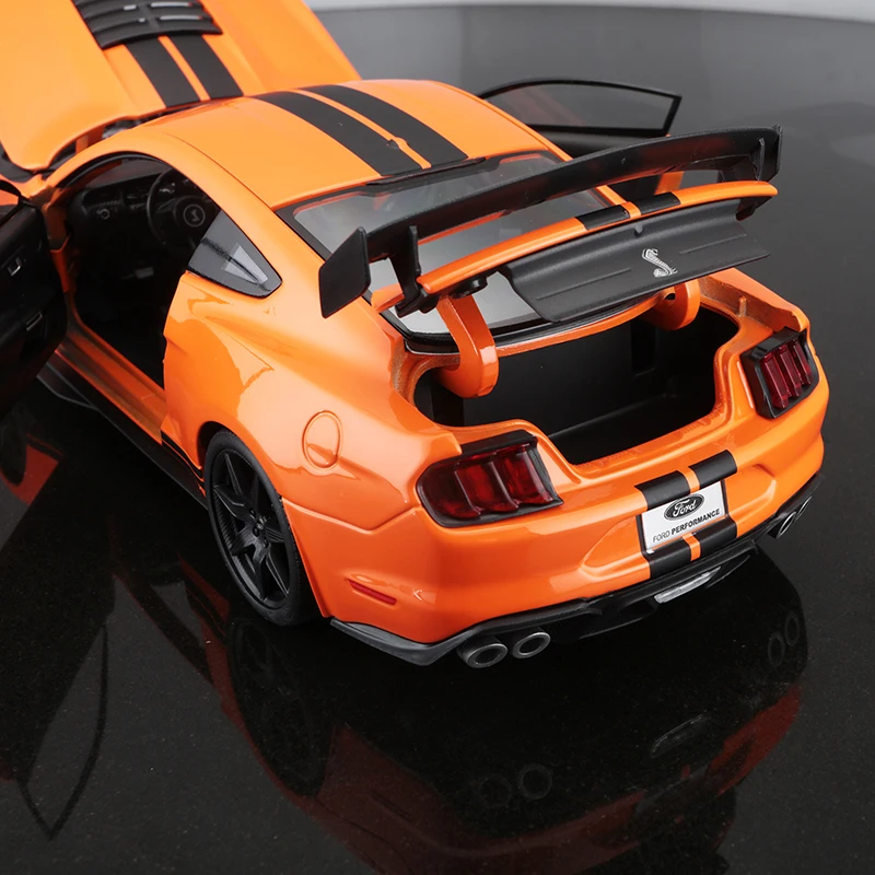 Maisto 1:18 2020 New Ford Shelby GT500 orange Alloy Retro Car Model Classic Car Model Car Decoration Collection gift