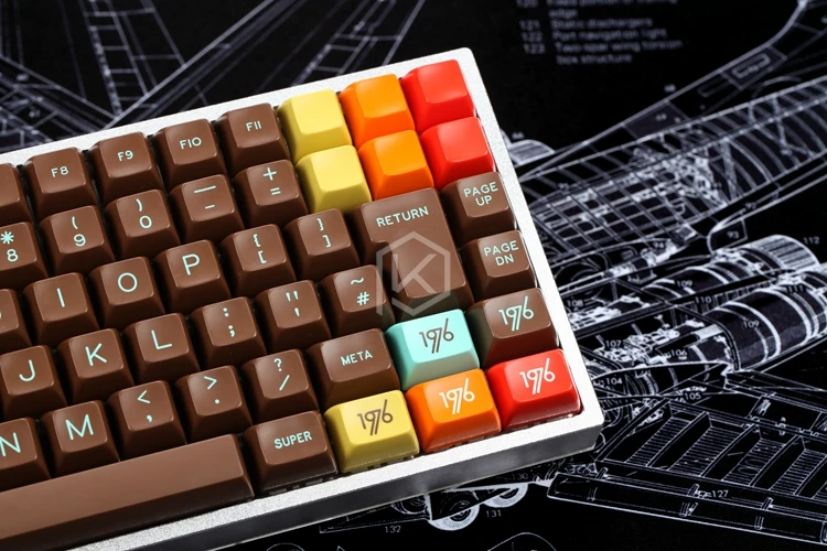 Xd84 pro 75% eepw84カスタムメカニカルキーボードは、TKG-TOOLSのアンダーグローrgbpcbをサポートし、kle kimeraコアの多くのレイアウトをプログラムしました