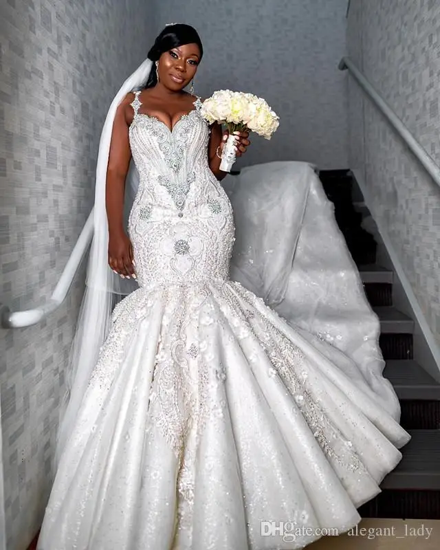 Plus Size Mermaid Wedding Dresses 2025 Luxury Sparkly Lace Beaded Crystal Arabic Customized African Bride Wedding Bride Gown