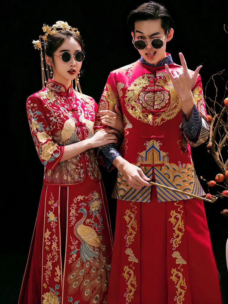 

Traditional Bride Embroidery Cheongsam Phoenix Clothing Qipao Embroidery Red Satin Tops For Woman Gold Brocade Gown