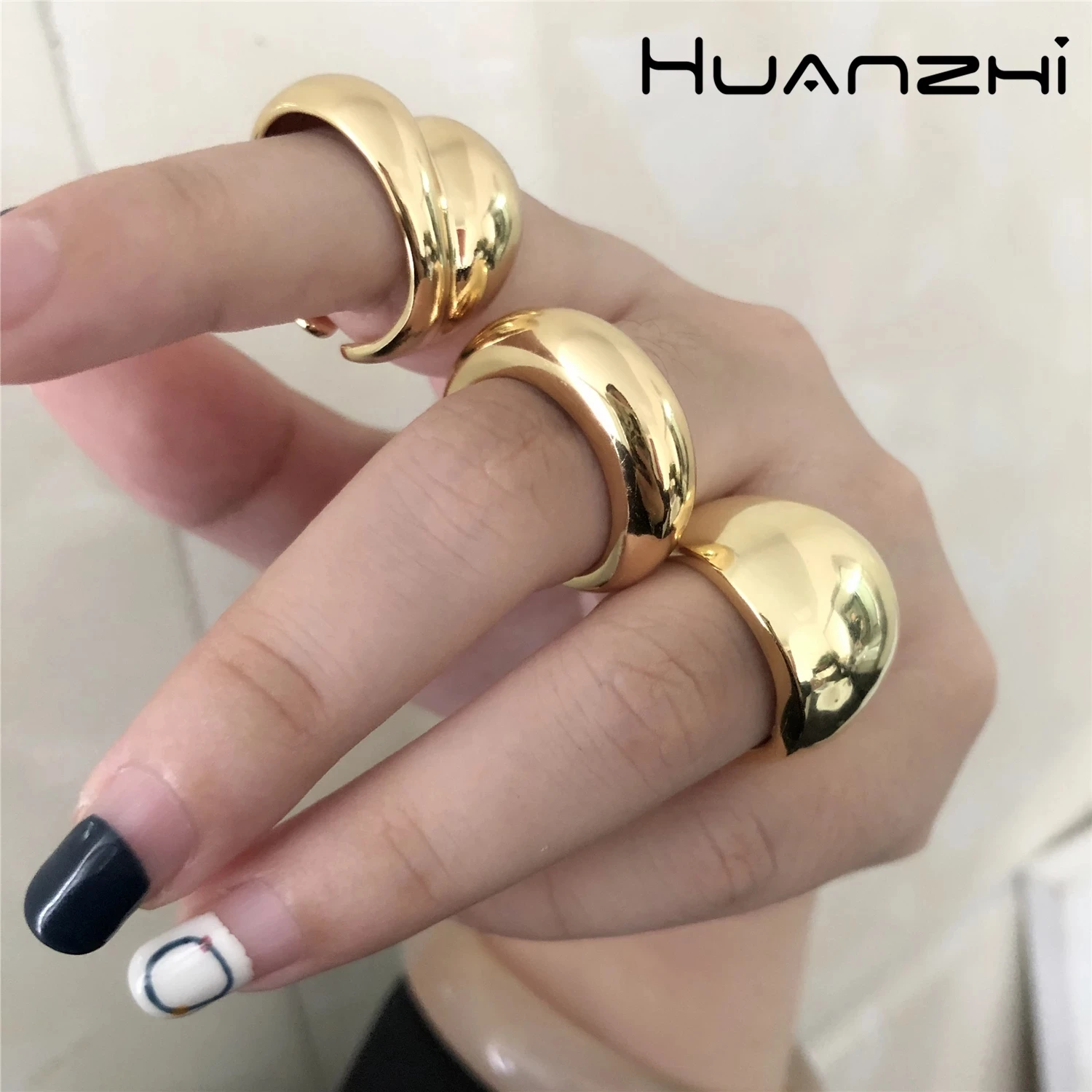 HUANZHI 2020 New Glossy Wide Version Gold Color Plated Exaggerated Metal Rings Open Adjustable Ring for Women Men Jewelry