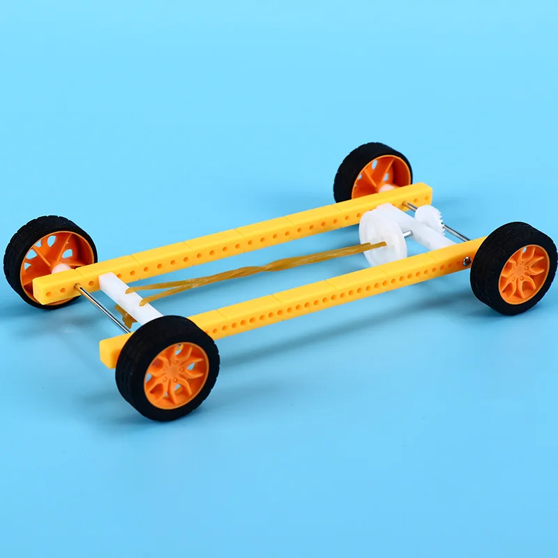 Novo carro de brinquedo de madeira diy, modelo de produção pequena, faixa de borracha, kit de materiais para faça-você-mesmo