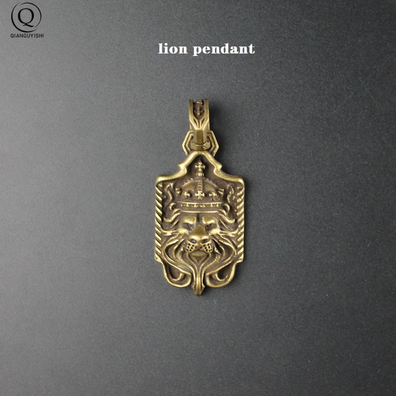 Vintage Brass King of The Steppe Lion Keychain Pendant Jewelry Copper Punk Key Holder Hanging Ornaments Car Keyrings Decorations