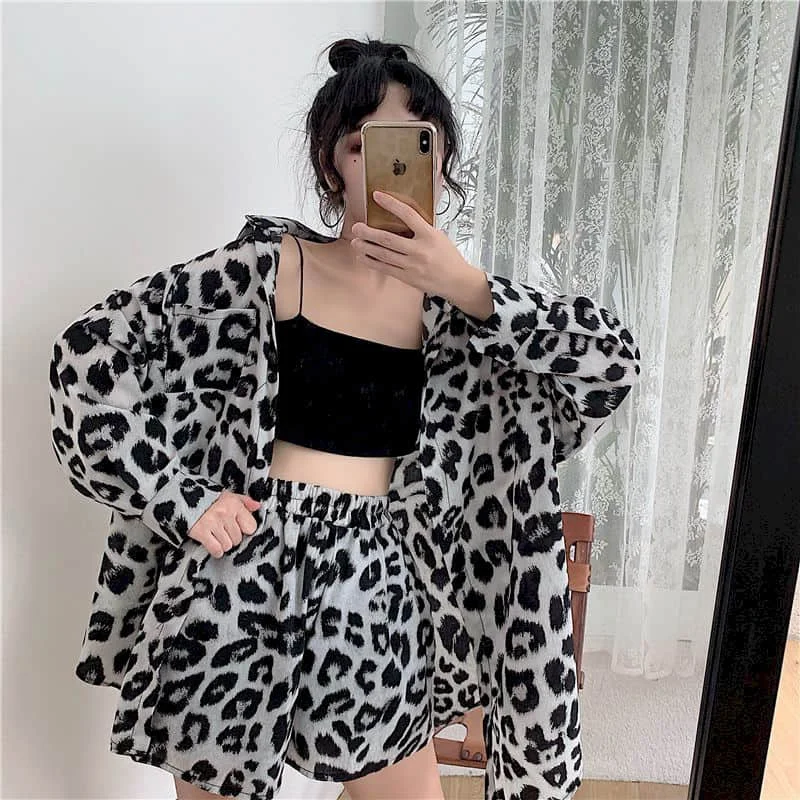 2024 New Foreign Style Suit Women's Summer Fashion Leopard Sunscreen Long Sleeve Shirt Loose And Versatile Shorts Two-piece Set