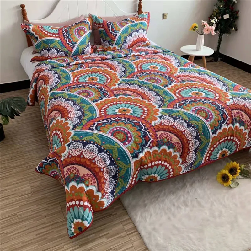 

Floral Printed Quilted Bedspread on the Bed, Padded Quilt Blanket, European Coverlet, Plaid Linen, Cubrecam Bed Cover Colcha