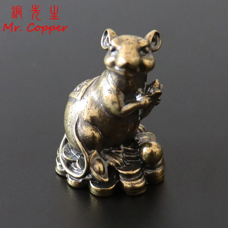 

Antique Bronze Chinese 2020 New Year Rat Statue Miniatures Figurines Vintage Copper Zodiac Animal Mouse Love Corn Ornament Decor