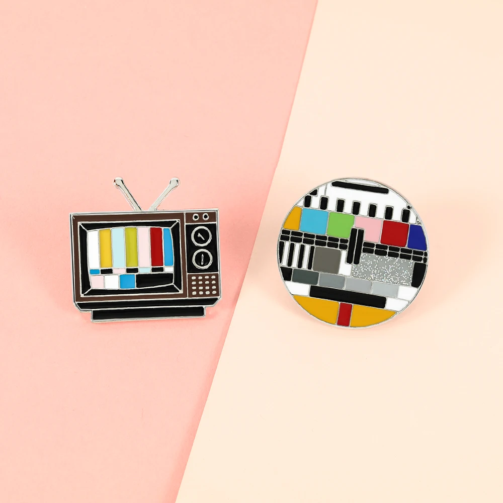 Old-school TV Screen Brooches Multicolor Television Round Lapel Pins Shirt Bag Badge Funny Jewelry Gift For Kids Best Friends