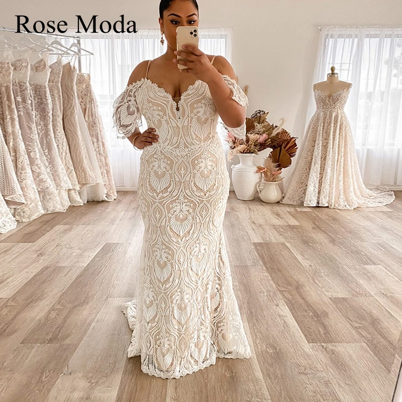 

Rose Moda V Neck Chantilly Indian Lace Mermaid Plus Size Wedding Dress with Removable Sleeves Boho Bridal Gown