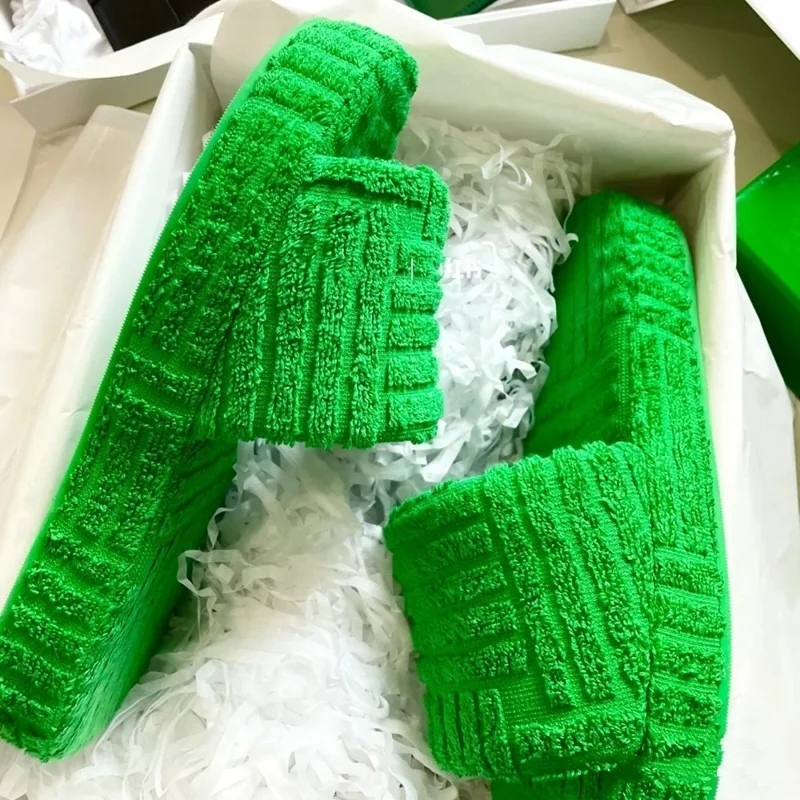 

Europe Plus Size Plush Platform Slippers Women 2021 Autumn Winter New Fashion Green Outer Wear Flat Slippers for Women