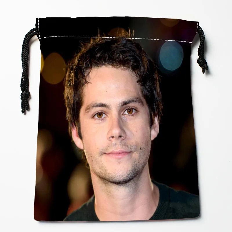 Best Sell Dylan O’Brien Drawstring Bags Print 18X22CM Soft Satin Fabric Resuable Storage Storage Clothes Bag Shoes Bag