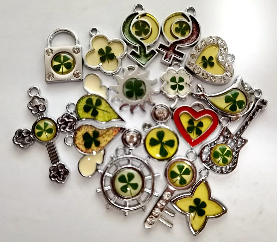 50 pcs Lucky Mixed Design Four-leaf Clover Fortune Shamrock Pendants  Jewelry