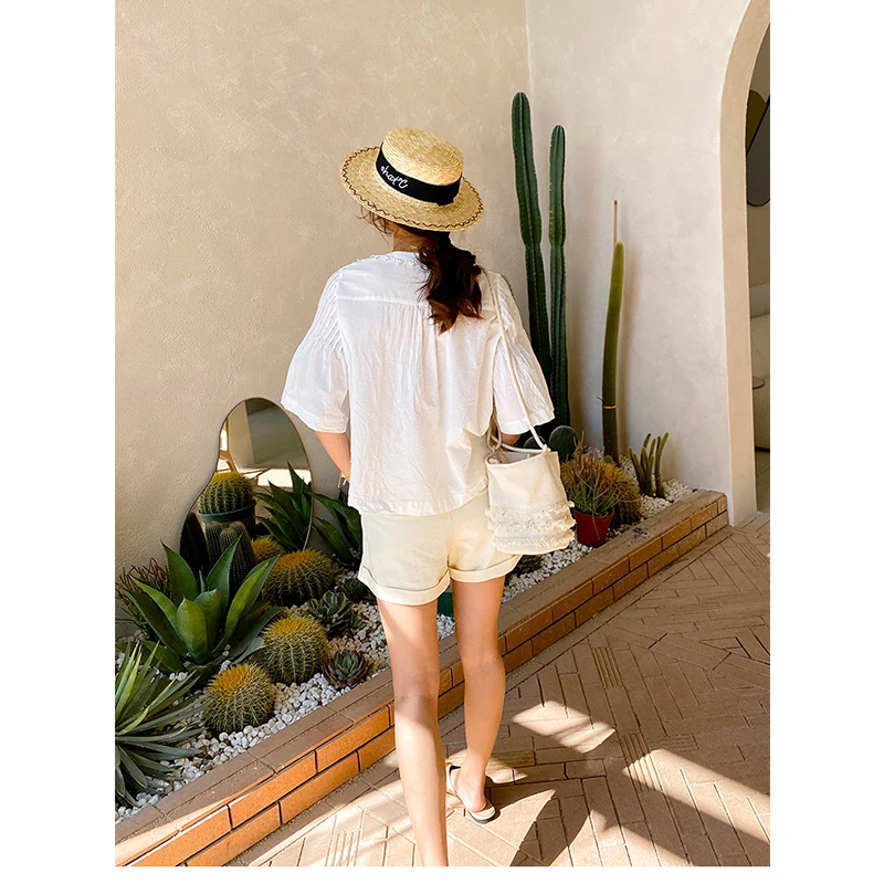 

2022 Summer Women's White V-neck Flared Sleeves Sleeves with Lace Hedging Loose Casual Loose Shirt Comfortable Home Ladies Tops