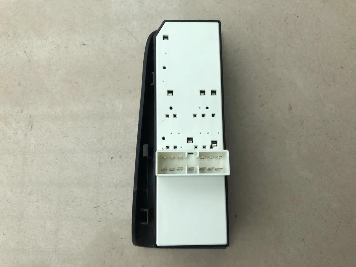 1pcs Door Window Lifter Switch assy. front left for Chinese Great Wall Socool Auto car motor parts