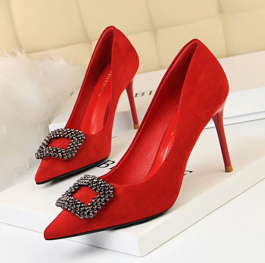 

、Banquet wedding shoes stiletto high heel shallow mouth pointed toe rhinestone buckle single shoes large size women's shoes