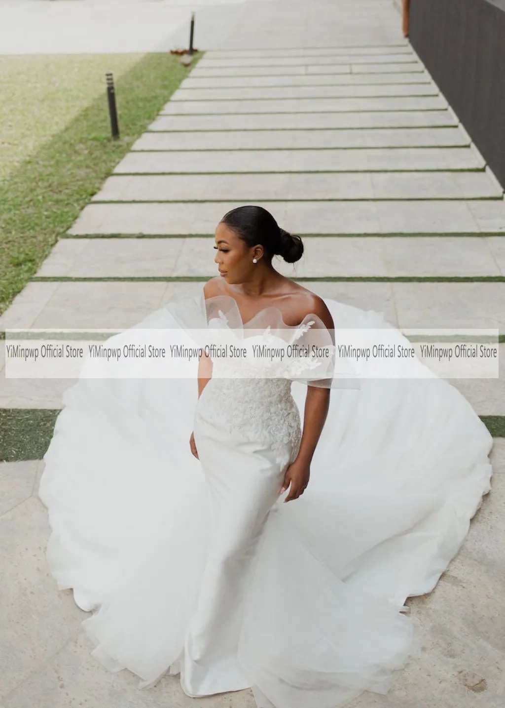 Vestidos de novia de sirena blanca, cola larga sin tirantes, con volantes, apliques, cuentas, jardín, campo, novia