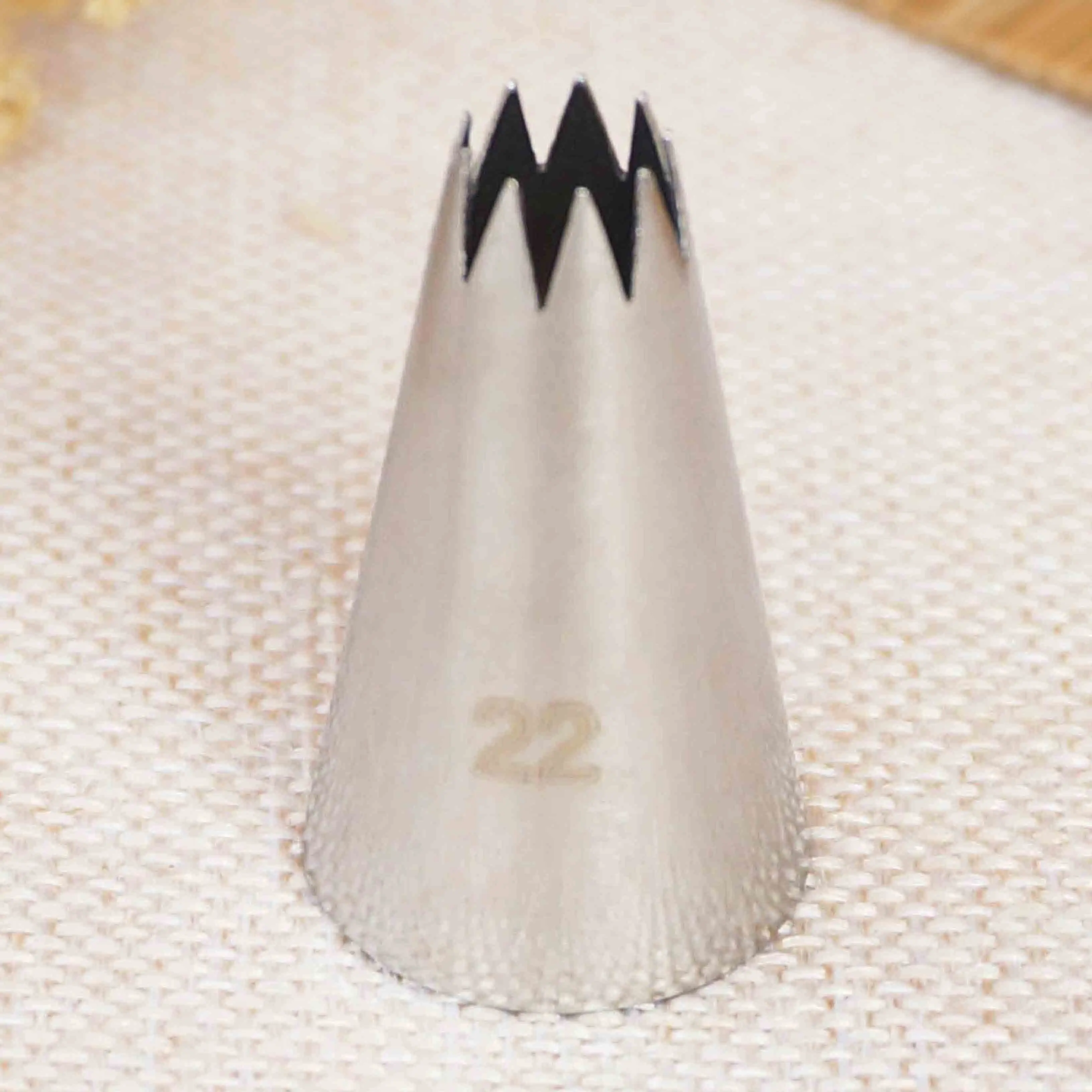 

#22 Small Size Open Star Icing Nozzle Piping Tip Stainless Steel Cake Decorating Tips Icing Piping Pastry Tip Tools Bakeware