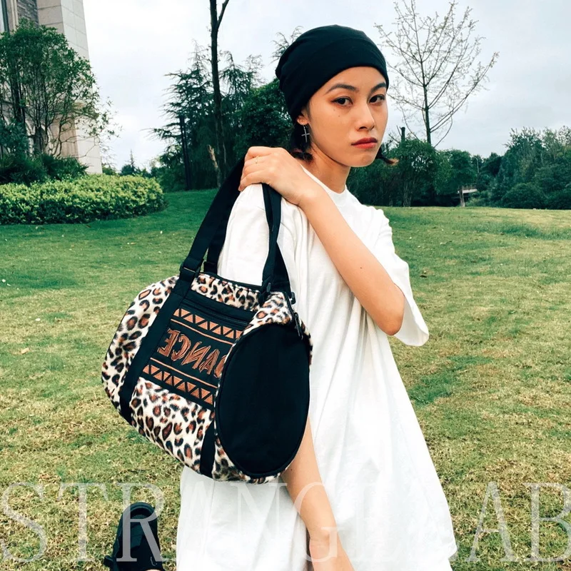 Borsa estetica Old School Leopard Print borsa per ascelle da donna cilindro terra borsa fresca diagonale Streetwear Cross Bag