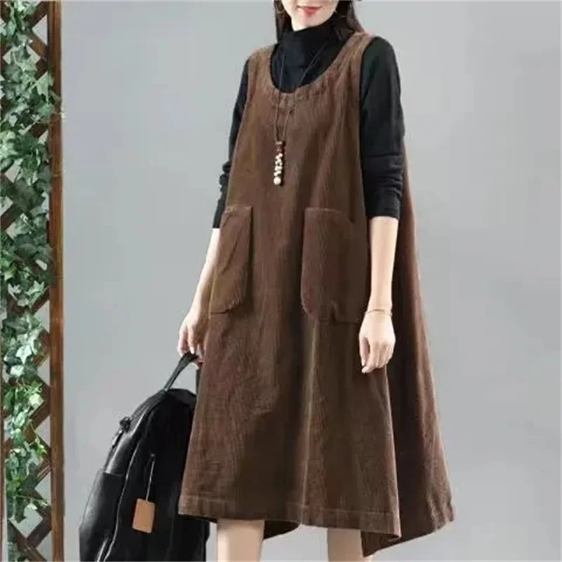 Female Autumn Winter Retro Literature Art 2024 Women Mid-length Corduroy Vest New Skirt Loose Thin Pocket cCorduroy Strap Skirt