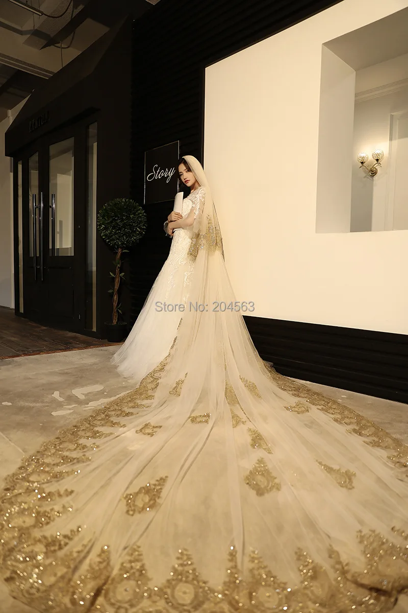 

New Arrive Luxury Two Layer Wedding Veil Stunning Long Champagne Lace Bridal Veils with Comb AX2020