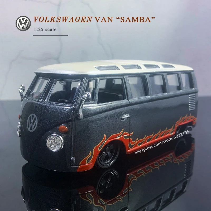 Maisto 1:24 VOLKSWACEN VAN SAMBA Modified cars alloy car model collection gift toy