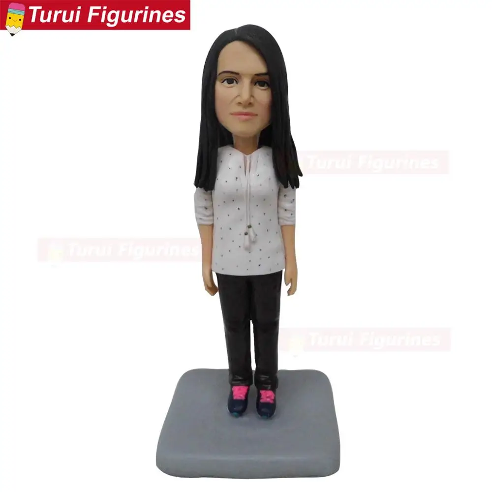 wife mini statue sculpting designing service by Turui Figurines handmade personalized dolls figurine Customized from photo