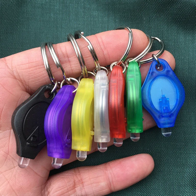 Creatieve Outdoor Gear 5 Pack Rainbow Mini Led Draagbare Licht Gloeiende Sleutelhanger Sleutelhanger Zaklamp Plastic Kleur Willekeurige