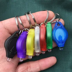 Creative Outdoor Gear 5 Pack Rainbow Mini LED Portable Light incandescente portachiavi portachiavi torcia in plastica colore casuale