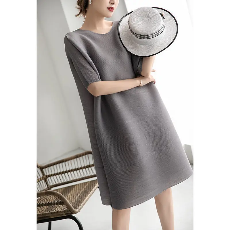 

Summer High Elasticity Simple Fashion Shaking Skirt 2023 New Round Neck Basic Loose Pleated Dress Women Dresses For Women