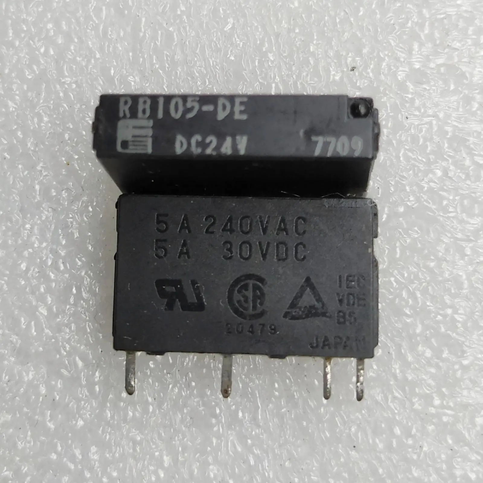 5PCS/10PCS 24V relay RB105-DE DC24V RB105-DE-DC24V RB105-DE-24VDC RB105 24VDC DC24V 24V 5A 240VAC 4PIN