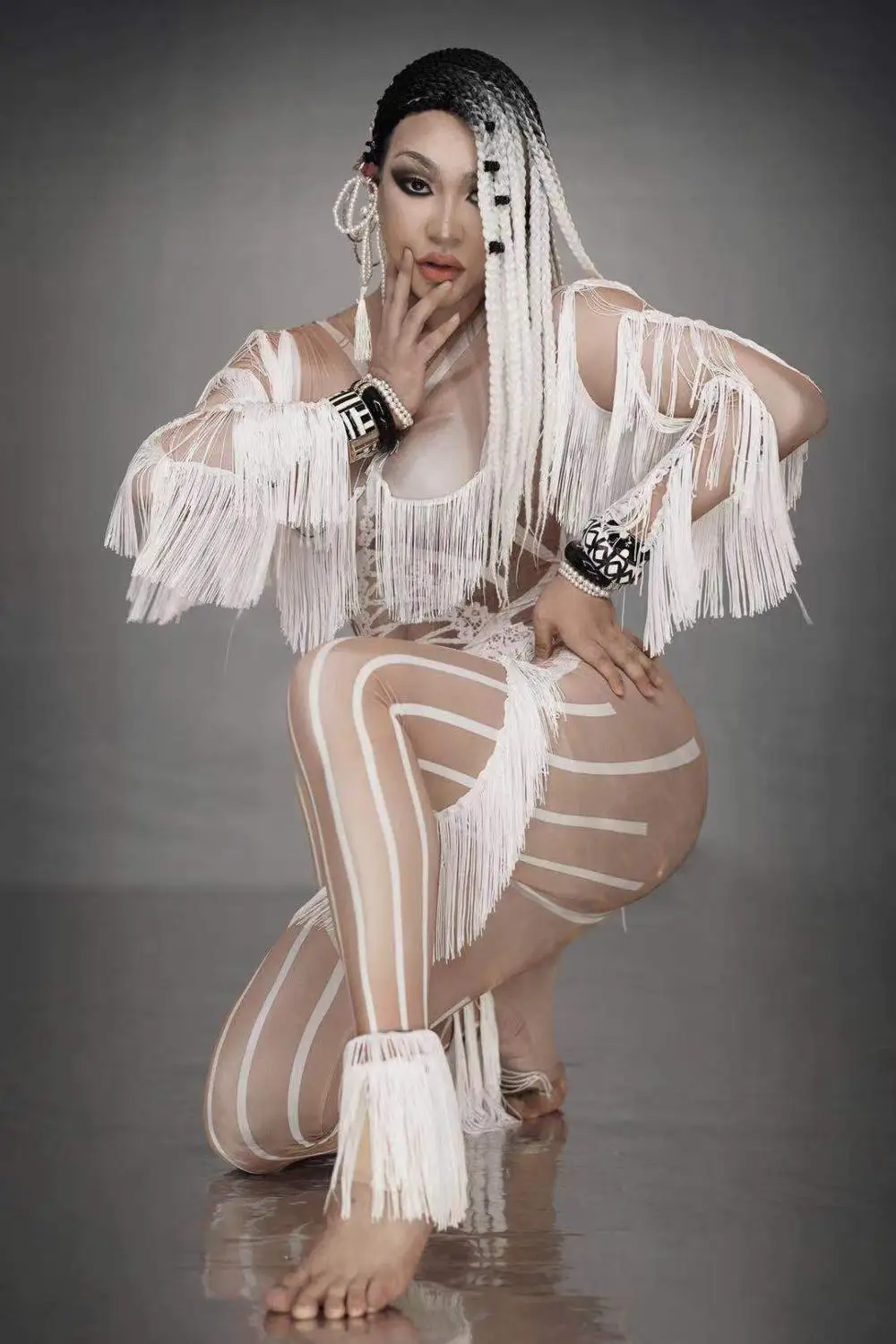 Białe frędzle seksowny kombinezon kobiety piosenkarka etap body z frędzlami Bar DS etap koń taniec Cosplay body kostium