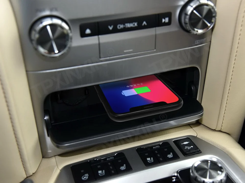 

QI Car Wireless Charger For Toyota Land Cruiser 2014 2015 2016 2017 2018 Fast Wireless Charging Car Phone Holder For Iphone