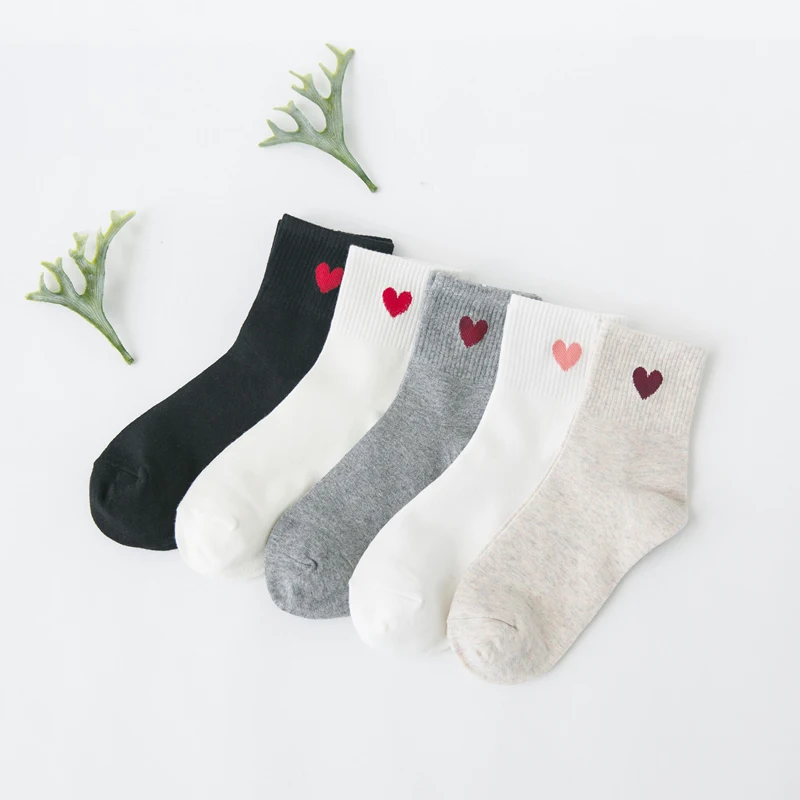 Women Socks Cotton Short Socks Harajuku Novelty Love Heart Pattern Socks Hip Hop Solid Color Cute Socks Black White Sokken Soks