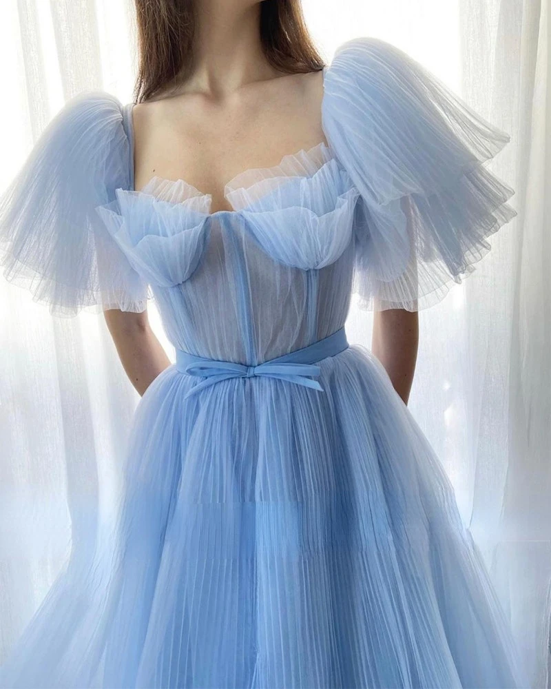 Strapless decote faixa plissados inchado manga zíper bebê azul baile vestido a linha tule vestidos de noite