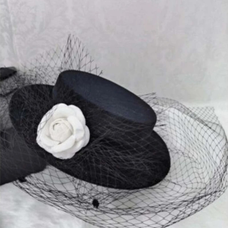 Wedding Hats Black Velvet Flat Hat Hepburn Style Mesh Banquet Hat Elegant Winter Hats Bridal Headwear Birdcage Veil Accessories