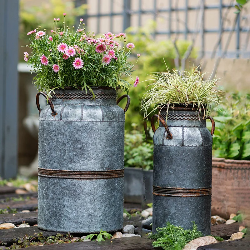 

Vintage Wrought Iron Flower Tub Flowerpot Florist Flowers Arrangement Rural Vintage Iron Bucket Flower Pot Garden Decor Planter