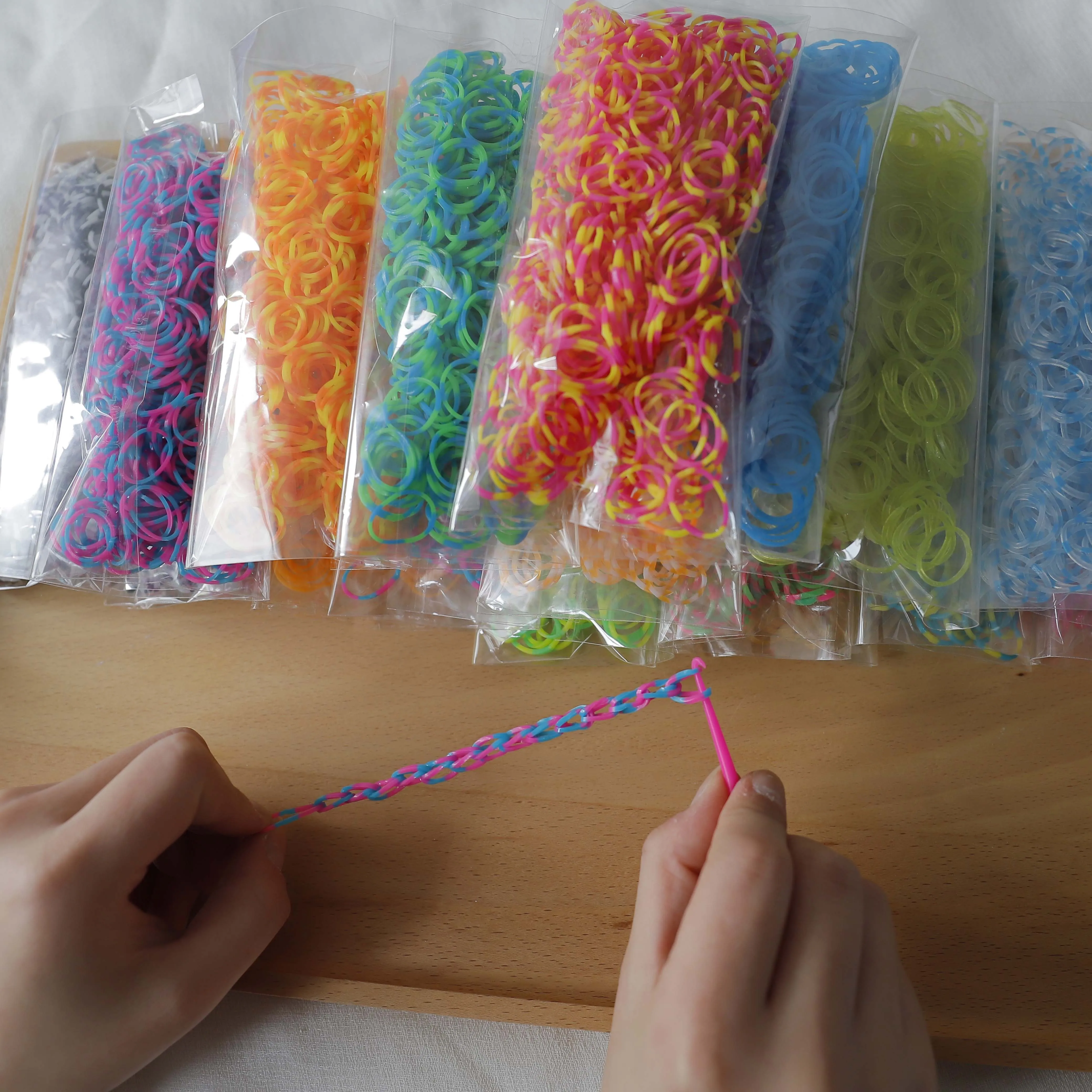 600pc DIY Toys Rubber Loom Bands Set Kid DIY Bracelet Silicone Rubber Bands Elastic Rainbow Weave Loom Bands Toy for Kids Goods